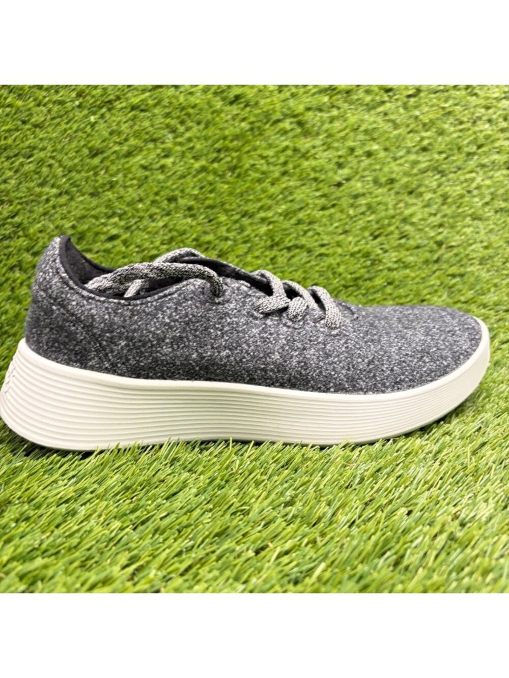 Allbirds Wool Runner 2 Womens Size 8 Gray White Athletic Running Shoes Sneakers